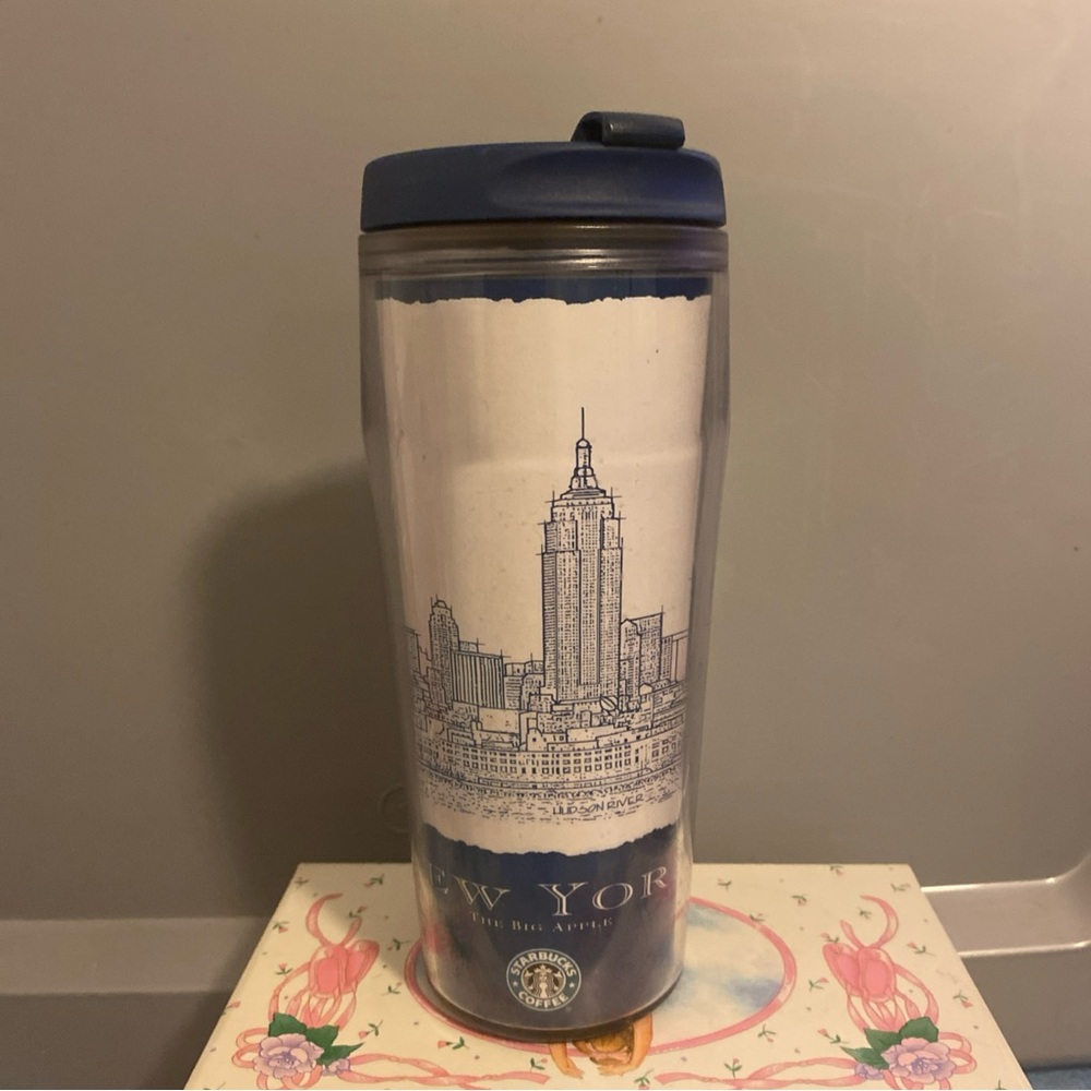 Vintage Starbucks big apple  New York Skyline cup